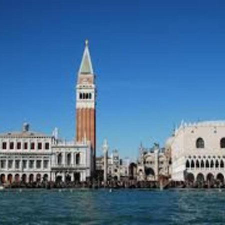 Residenza Leon D'Oro Apartment Venesia Bagian luar foto