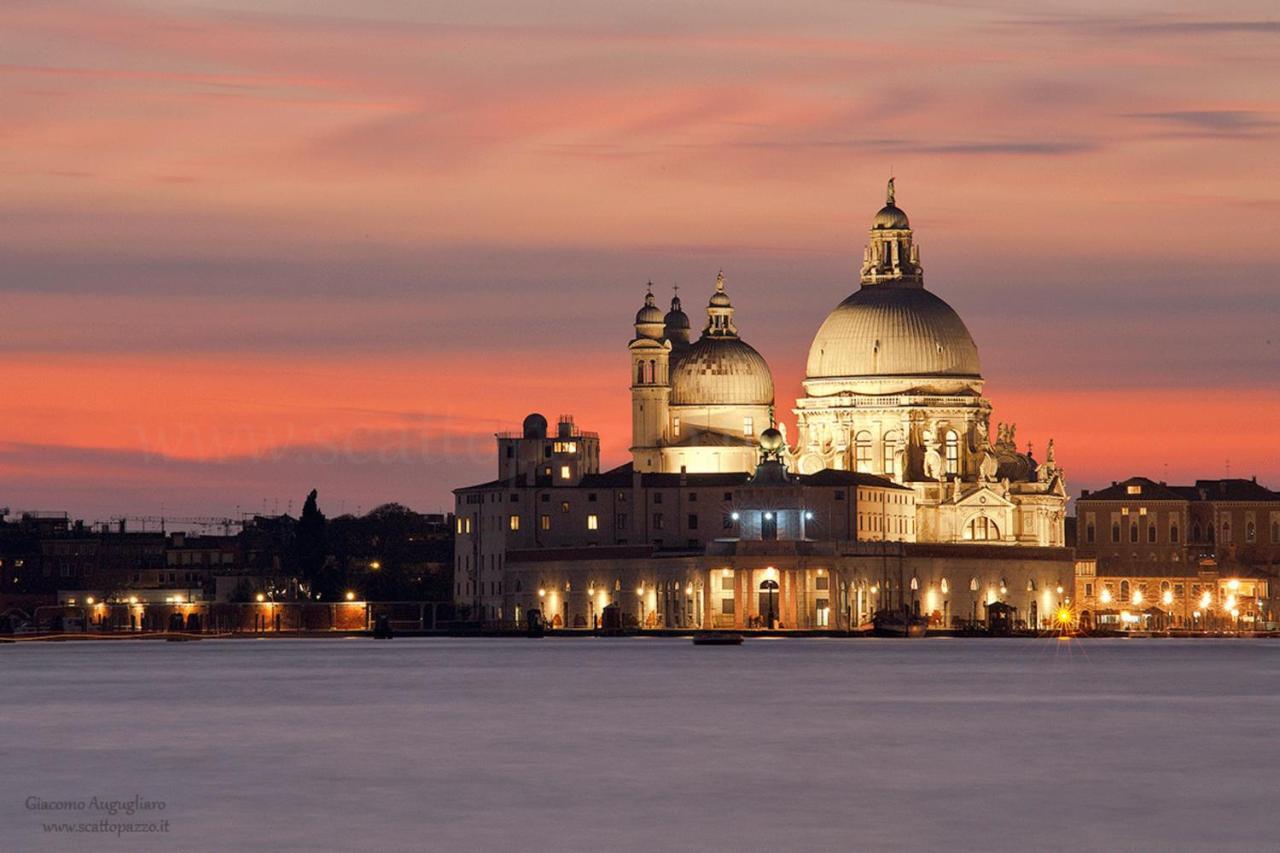 Residenza Leon D'Oro Apartment Venesia Bagian luar foto